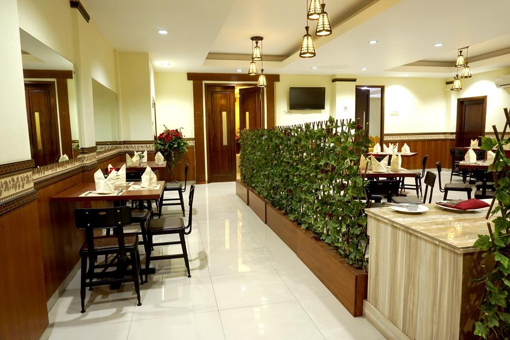 Red Chilies Hotel Surakarta  Exterior photo